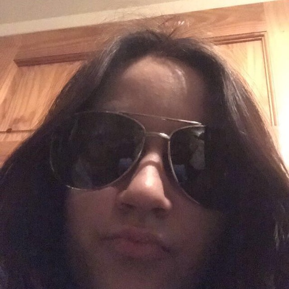 Meet your Posher, Mégane - Picture 1 of 1